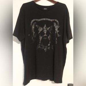 Fun black graphic t-shirt